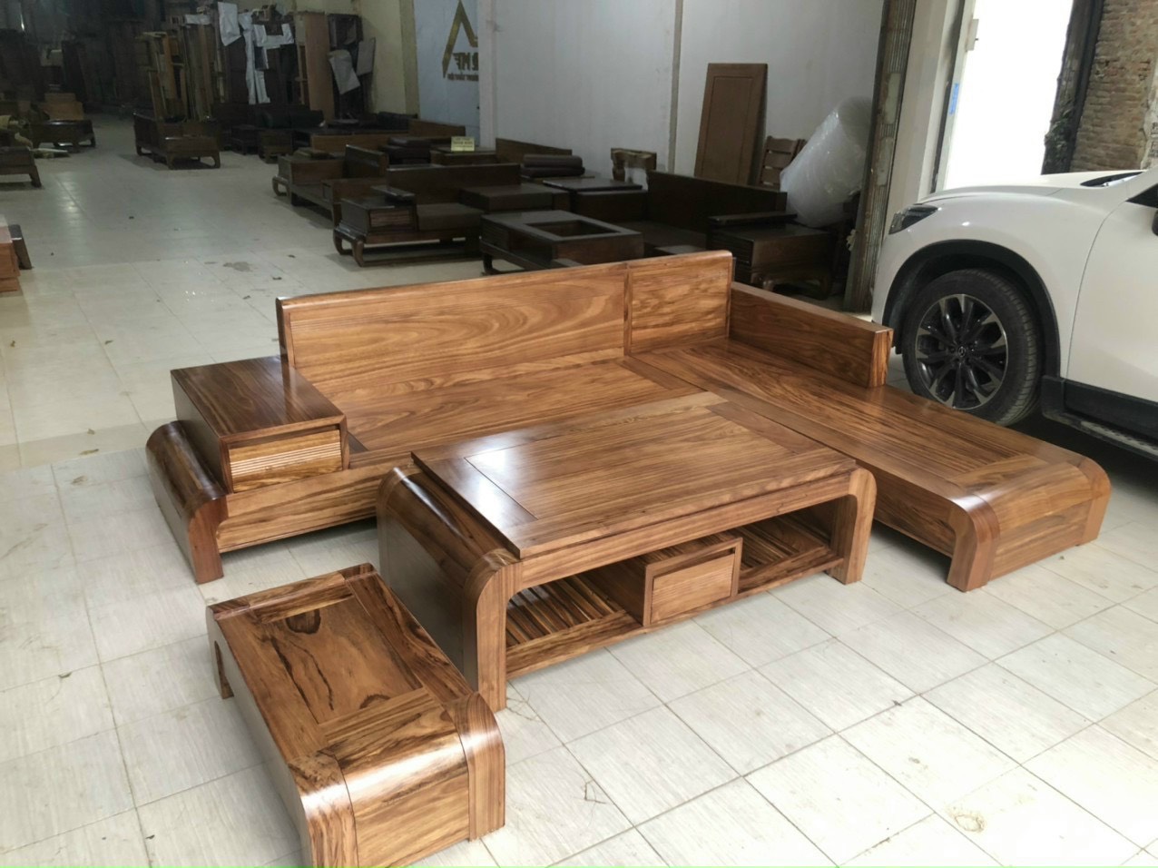 Sofa chân cuốn gỗ hương xám